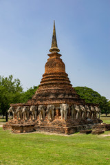 Fototapeta na wymiar pagoda in ayutthaya thailand
