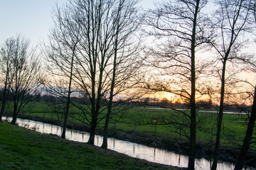 Abendstimmung und Dämmerung im Elsebruch, ein Flusstal, Niederung in Bünde einer Stadt in Ostwestfalen, Deutschland