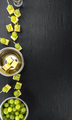 Cheese blocks with grapes (partyfood)