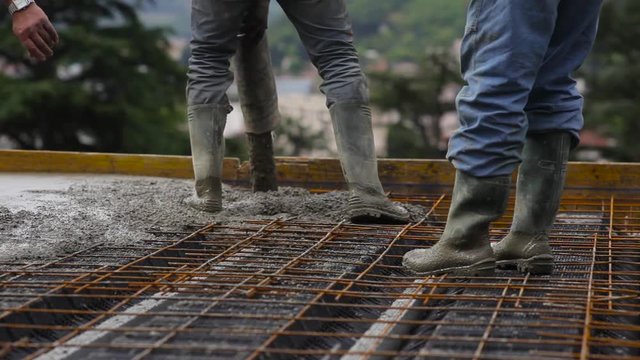 b&eacute;ton pour coulage de dalle b&eacute;ton avec uncamion toupie