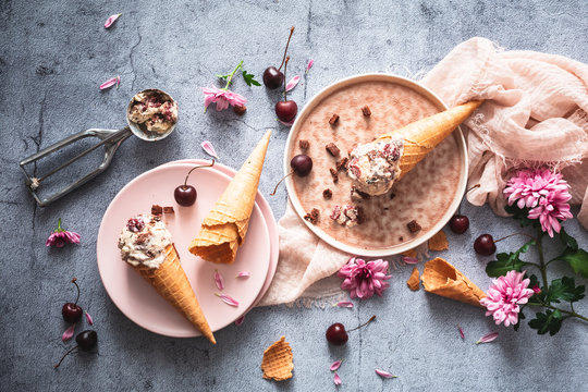 Glace For&ecirc;t Noire au Chocolat pour l '&eacute;t&eacute;