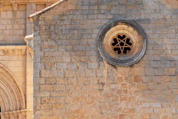 Foto op Aluminium Detalle de la ermita de San Bartolomé y su rosetón estrellado, Cañón del Río Lobos. Tomada en Soria el 18 de agosto de 2019 © Euqirneto
