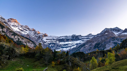 Coucher de soleil cirque de gavarnie pyrenées