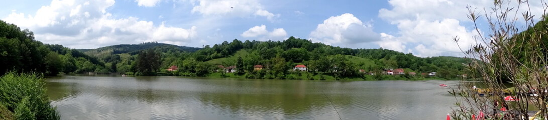 Fototapeta premium mountain lake in spring