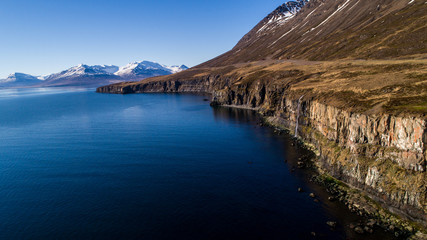Fototapeta na wymiar l'Islande au printemps, la nature et le calme pour un voyage