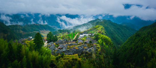 Obraz premium beautiful countryside landscape of China's ancient historic village in mountains