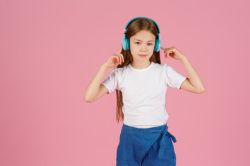 Dancing and singing. Teenager listen music. Recommended music based initial interest. Free music...
