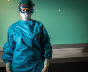 Personal sanitario se protege en la epidemia de covid19