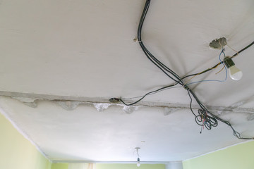 Wires on the ceiling, preparation for installation of a stretch ceiling