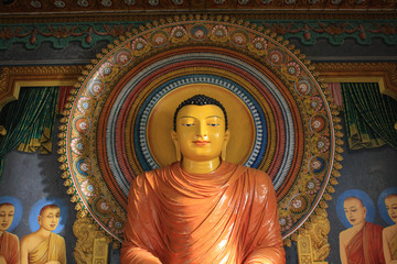 golden buddha statue