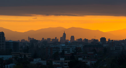 Obraz premium Panoramic view of downtown at sunset, Santiago de Chile