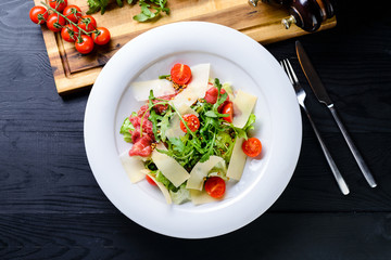 fresh salad of vegetables and bacon