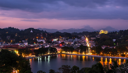 Fototapeta premium Beautiful Kandy city and lake at night, Kandy, Sri Lanka