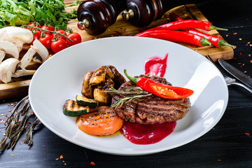 sirloin steak with green beans