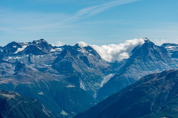 Obraz premium Panoramic view of the Swiss Alps in the Jungfrau region, Switzerland. Travel concept