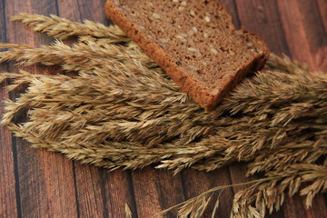  bread and spikelets