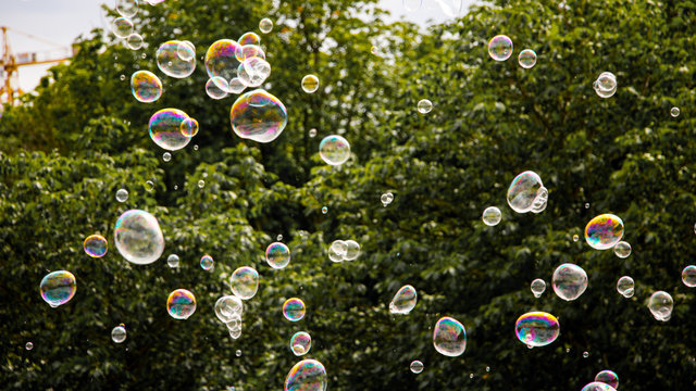 bulle de savon dans un parc berlinois