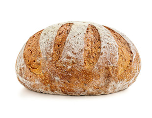 Frisch gebackenes Brot auf einem weißen Hintergrund. Vollkornbrot Flach legen. Lebensmittelkonzept..