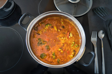 Eintopf, Gulasch, Gemüsepfanne, Asiatisch mit Paprika, Low Carb