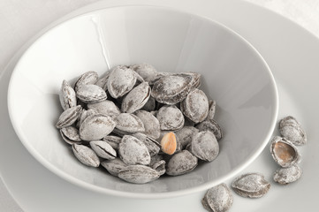 roasted apricot kernels