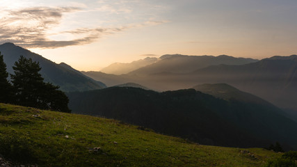 Obraz premium Amazing morning in Georgian village Omalo. Omalo Shatili trek.