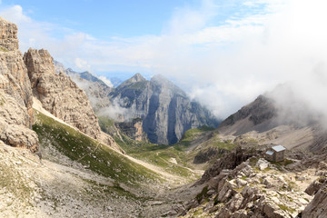 Alpine hut Rifugio Tosa and mountain alps panorama in Brenta Dolomites, Italy © johannes86