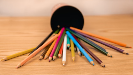 Obraz premium Lapices de colores,texturas,madera,pencil
