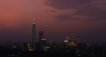 Fototapeta na wymiar Taipei capital city at night