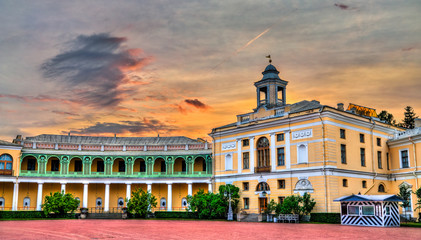Fototapeta premium Pavlovsk Palace at sunset. Saint Petersburg, Russia