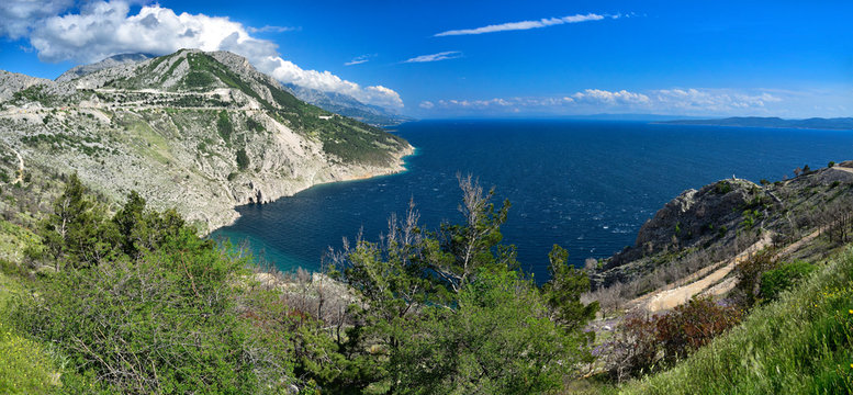 Beautiful Vruja Bay is situated halfway between Omis and Makarska, Croatia
