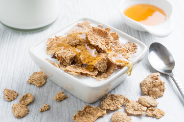 Delicious cereal flakes with milk