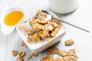 Delicious cereal flakes with milk