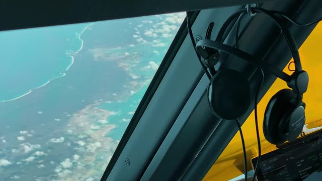 Pilot&acute;s view of an airliner cockpit, Airbus A330 on a long-haul flight