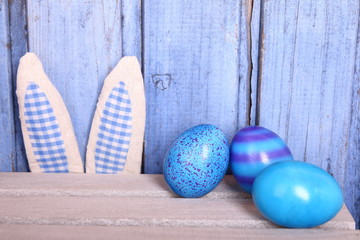 frohe ostern - hasenohren und ostereier