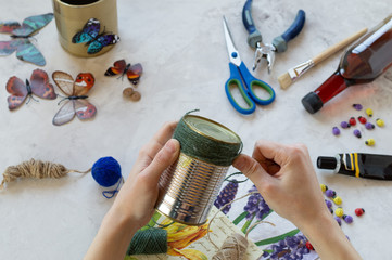 Decorating tin cans with decoupage napkins, jute rope and using various decor elements. DIY. Step by step. Step 3. Wind and glue the jute rope around the jar. Zero waste. Other uses of packaging.