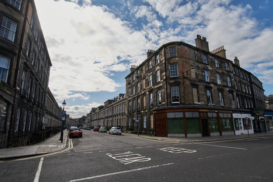 Fototapeta Empty streets of Edinburgh during quarantine of Covid-19