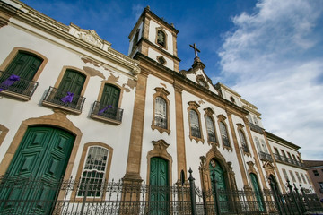 Obraz premium Igreja fechada em Salvador, Bahia. Grade e portas fechadas. Sem pessoas na imagem