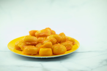 Med Ka-Nun, Thai dessert made from egg yolks, Traditional Thai sweets