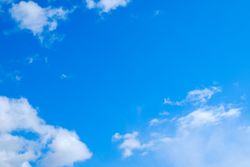 Fototapeta na wymiar 【写真素材】 青空　空　雲　春の空　背景　背景素材　3月　コピースペース　