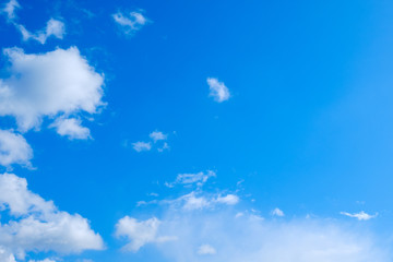Fototapeta na wymiar 【写真素材】 青空　空　雲　春の空　背景　背景素材　3月　コピースペース　