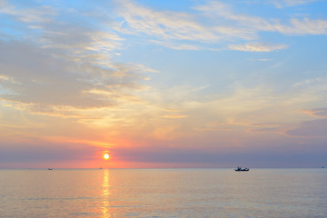 Naklejka na ściany i meble sunset at sea