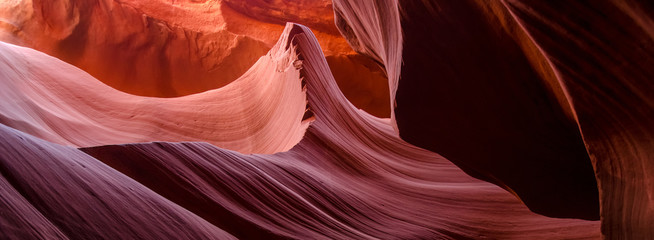 Beautiful Antelope canyon, Navajo land east of Page, USA © surangaw