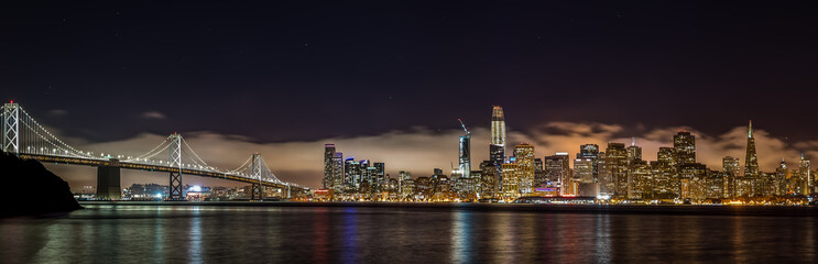 Obraz premium Panorama Skyline von San Francisco bei Nacht