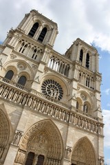 Fototapeta na wymiar Notre Dame Fassade