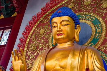 chine, hangzhou, temple de la solitude : bouddha