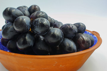 bowl of grapes
