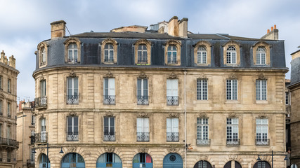 Fototapeta na wymiar Bordeaux, beautiful french city, typical buildings quai Richelieu