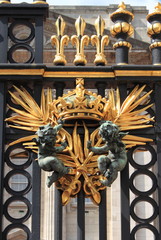 Emblem in Buckingham Palace. London, UK