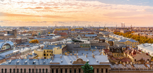 Obraz premium Sunset Aerial view of St Petersburg, Russia