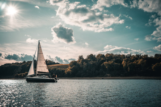Ł&oacute;dka na Jeziorze Solińskim